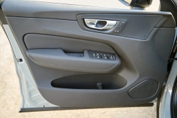 Volvo XC60 Plug-In Hybrid Plus T8 AWD 2026