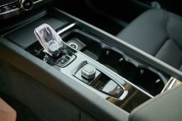 Volvo XC60 Plug-In Hybrid Plus T8 AWD 2026