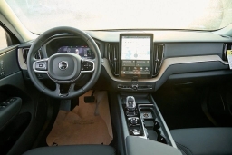 Volvo XC60 Plug-In Hybrid Plus T8 AWD 2026