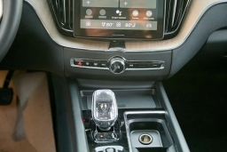 Volvo XC60 Plug-In Hybrid Plus T8 AWD 2026