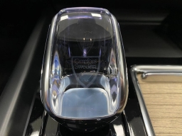 Volvo XC60 Plug-In Hybrid Plus T8 AWD 2026