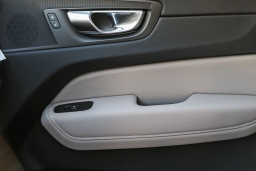 Volvo XC60 Plug-In Hybrid Plus T8 AWD 2026
