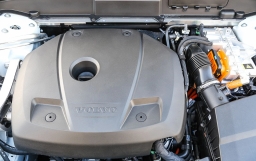 Volvo XC60 Plug-In Hybrid Plus T8 AWD 2026