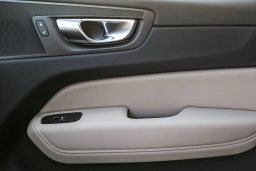 Volvo XC60 Plug-In Hybrid Plus T8 AWD 2026