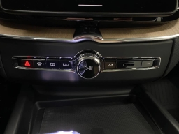 Volvo XC60 Plug-In Hybrid Plus T8 AWD 2026