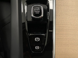 Volvo XC60 Plug-In Hybrid Plus T8 AWD 2026