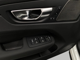 Volvo XC60 Plug-In Hybrid Plus T8 AWD 2026