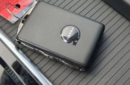 Volvo XC60 Plug-In Hybrid Ultra Black Edition T8 AWD 2026