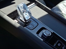 Volvo XC60 Plug-In Hybrid Ultra Black Edition T8 AWD 2026