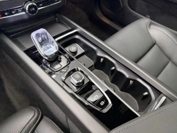Volvo XC60 Plug-In Hybrid Ultra Black Edition T8 AWD 2026