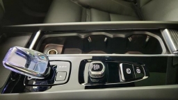 Volvo XC60 Plug-In Hybrid Ultra Black Edition T8 AWD 2026
