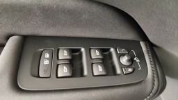 Volvo XC60 Plug-In Hybrid Ultra Black Edition T8 AWD 2026