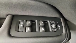 Volvo XC60 Plug-In Hybrid Ultra Black Edition T8 AWD 2026
