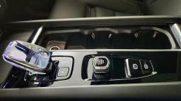 Volvo XC60 Plug-In Hybrid Ultra Black Edition T8 AWD 2026