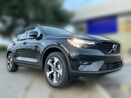 Volvo XC40 Plus B4 FWD 2026