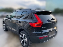 Volvo XC40 Plus B4 FWD 2026
