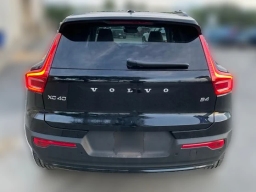 Volvo XC40 Plus B4 FWD 2026