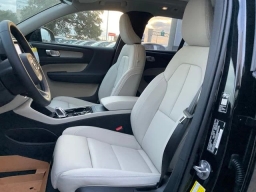 Volvo XC40 Plus B4 FWD 2026