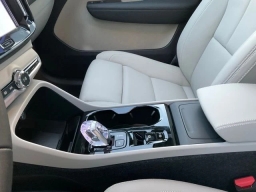 Volvo XC40 Plus B4 FWD 2026