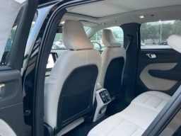 Volvo XC40 Plus B4 FWD 2026