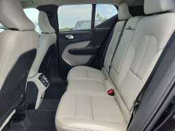 Volvo XC40 Plus B4 FWD 2026