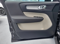Volvo XC40 Plus B4 FWD 2026