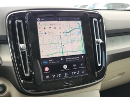 Volvo XC40 Plus B4 FWD 2026