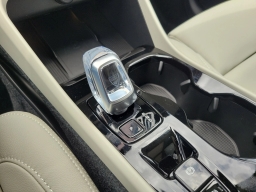 Volvo XC40 Plus B4 FWD 2026