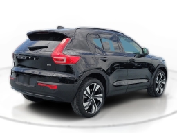 Volvo XC40 Plus B4 FWD 2026