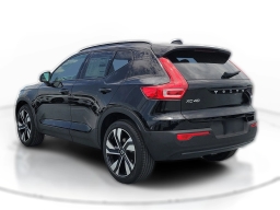 Volvo XC40 Plus B4 FWD 2026