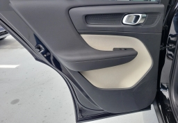 Volvo XC40 Plus B4 FWD 2026