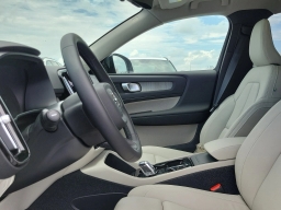 Volvo XC40 Plus B4 FWD 2026