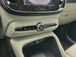 Volvo XC40 Plus B4 FWD 2026