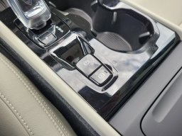 Volvo XC40 Plus B4 FWD 2026