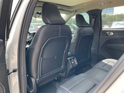 Volvo XC40 Core B4 FWD 2026
