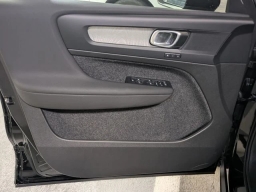 Volvo XC40 Core B4 FWD 2026