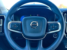 Volvo XC40 Plus B5 AWD 2026