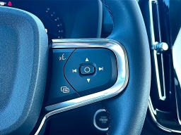 Volvo XC40 Plus B5 AWD 2026