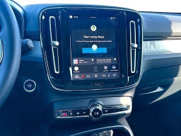 Volvo XC40 Plus B5 AWD 2026
