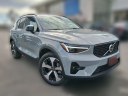 Volvo XC40 Plus B5 AWD 2026