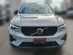 Volvo XC40 Plus B5 AWD 2026