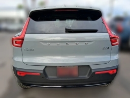 Volvo XC40 Plus B5 AWD 2026