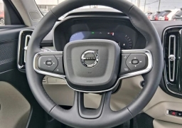 Volvo XC40 Plus B5 AWD 2026