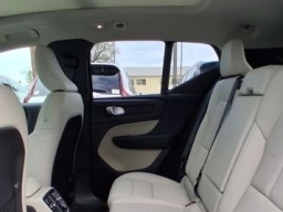 Volvo XC40 Plus B5 AWD 2026