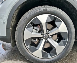 Volvo XC40 Plus B5 AWD 2026