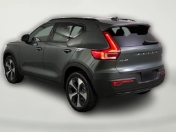 Volvo XC40 Plus B5 AWD 2026
