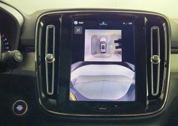 Volvo XC40 Plus B5 AWD 2026