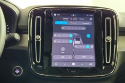 Volvo XC40 Plus B5 AWD 2026