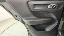 Volvo XC40 Plus B5 AWD 2026
