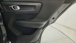 Volvo XC40 Plus B5 AWD 2026